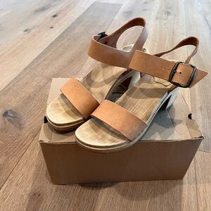 No. 6 Tan Strap Clogs